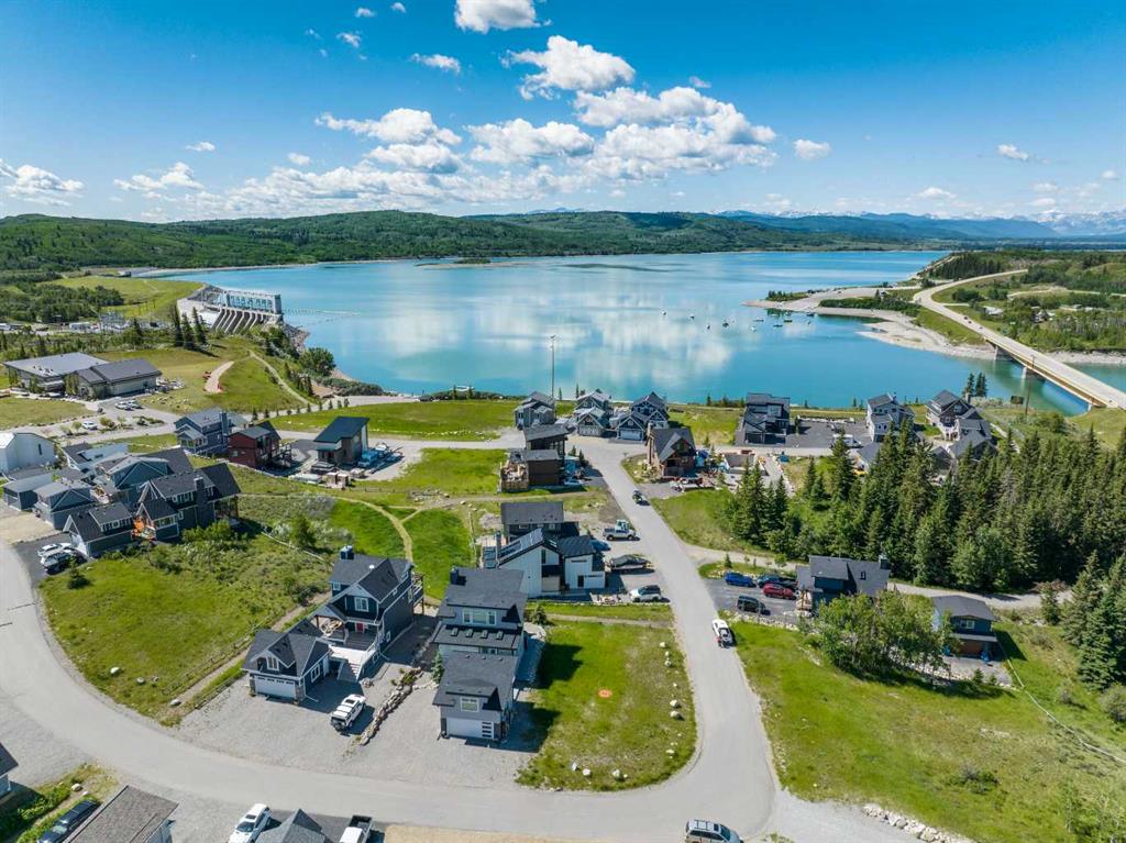 Picture of 423 COTTAGECLUB Cove , Rural Rocky View County Real Estate Listing