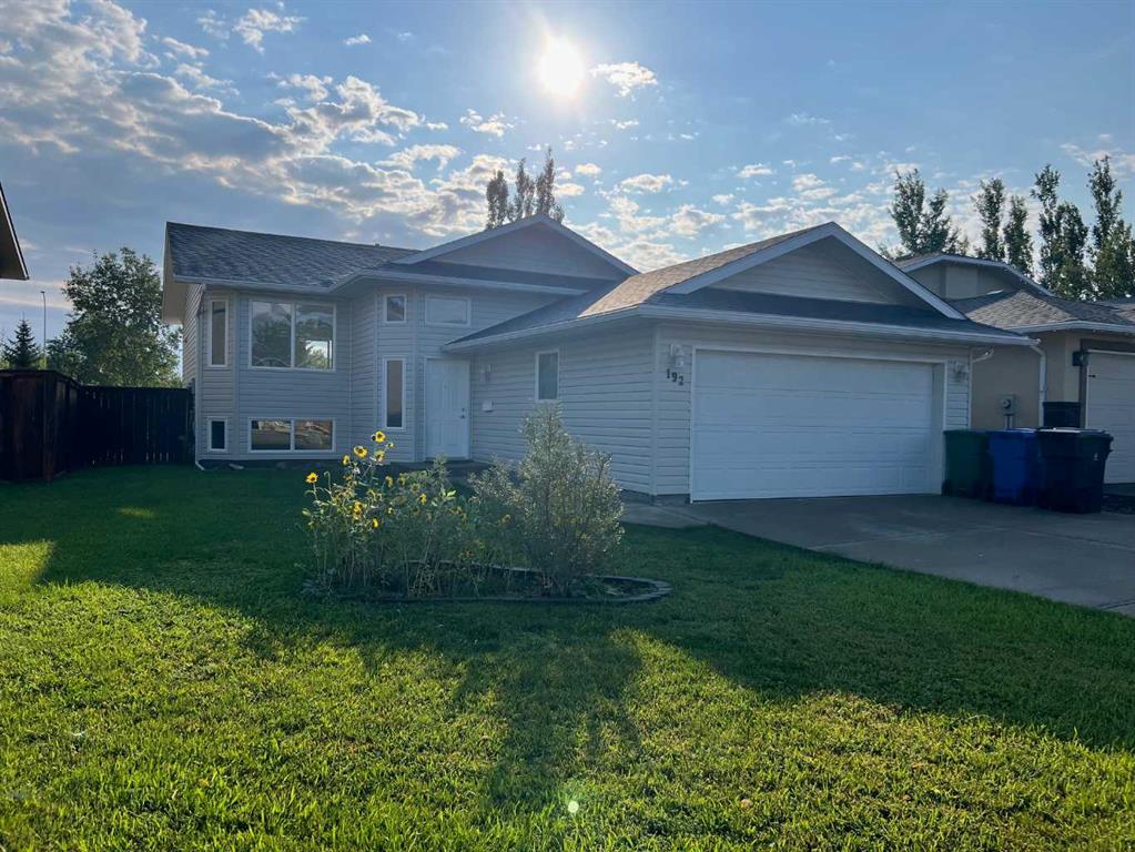 Picture of 192 Mt Alderson Crescent W, Lethbridge Real Estate Listing