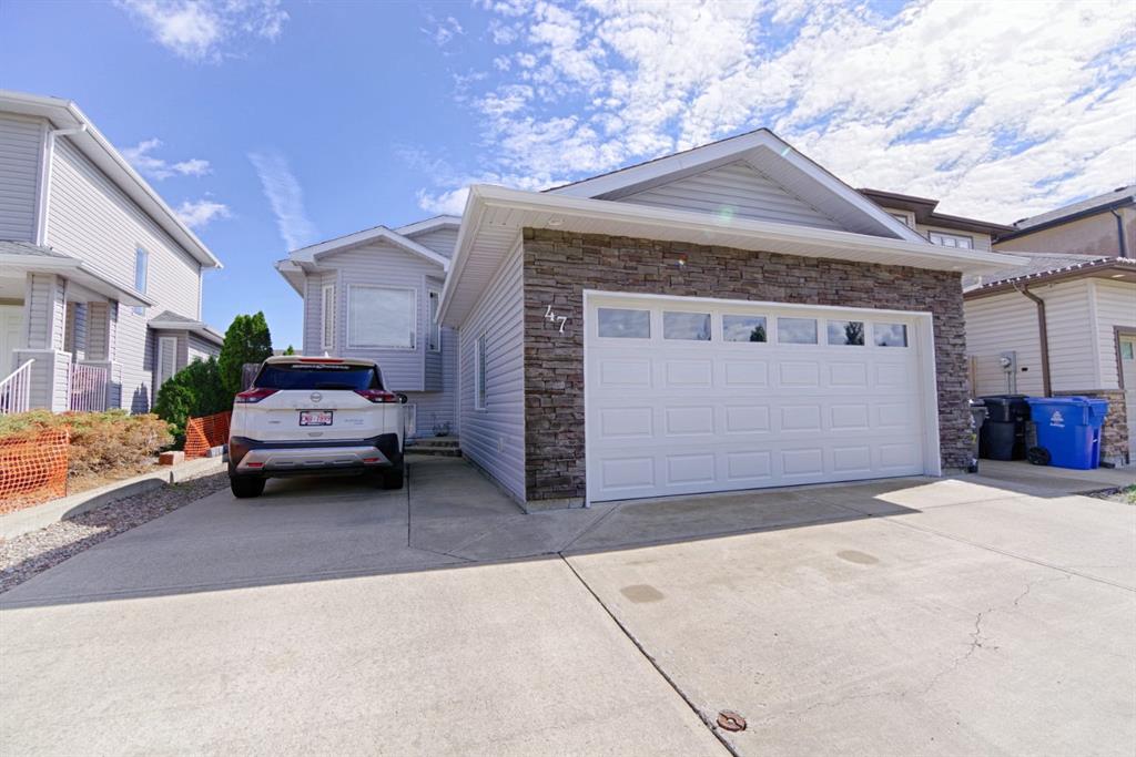 Picture of 47 Fairmont Court S, Lethbridge Real Estate Listing