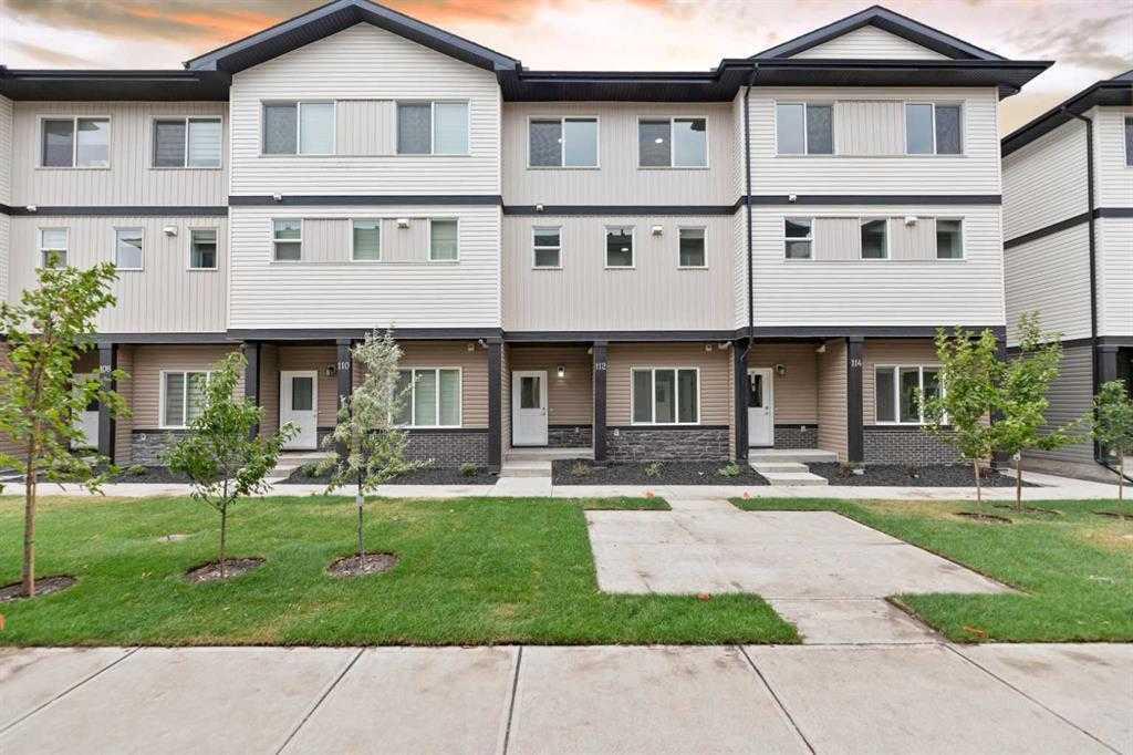 Picture of 122 Corner Meadows Square NE, Calgary Real Estate Listing