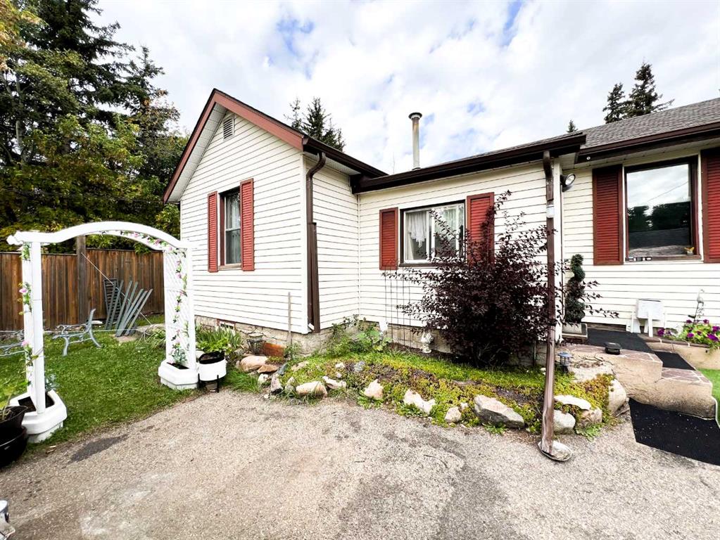 Picture of 3618 44 Street , Ponoka Real Estate Listing