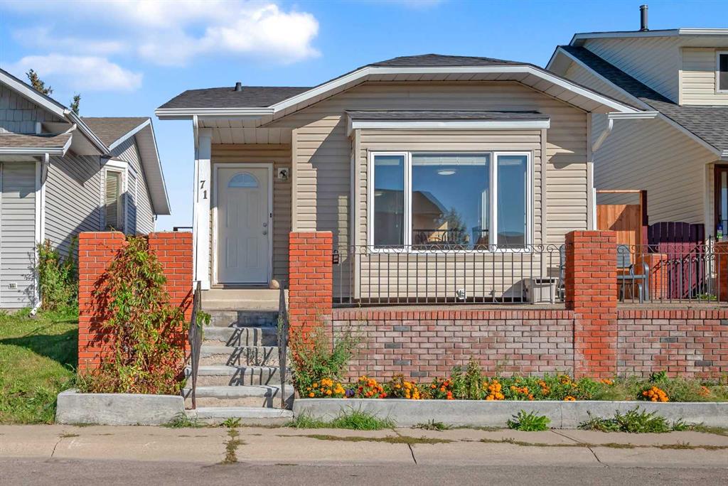 Picture of 71 Martindale Close NE, Calgary Real Estate Listing