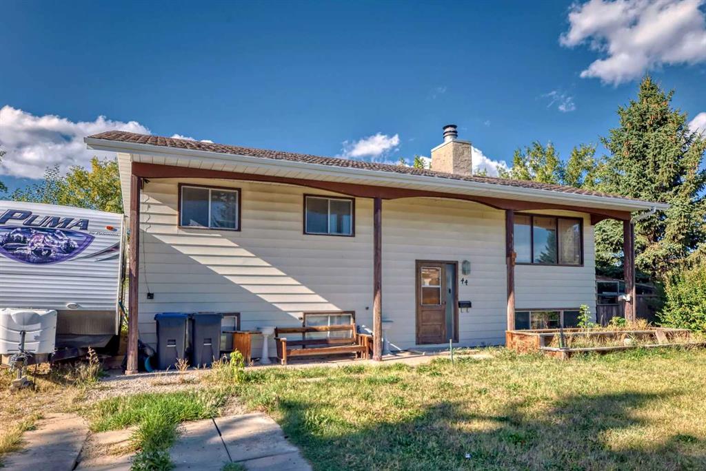 Picture of 44 Sylvan Drive , Sylvan Lake Real Estate Listing