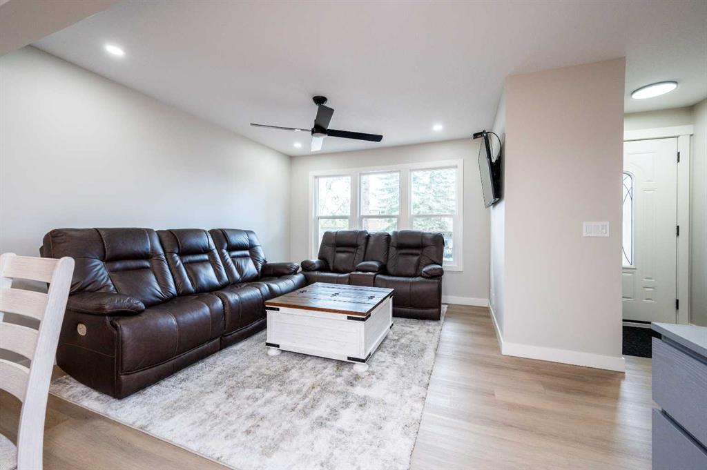 Picture of 132 Castlegreen Close NE, Calgary Real Estate Listing