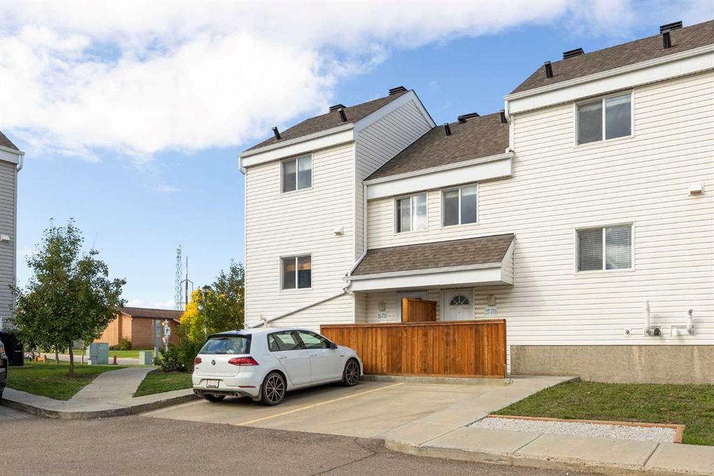 Picture of 27, 711 Beaconhill Drive , Fort McMurray Real Estate Listing