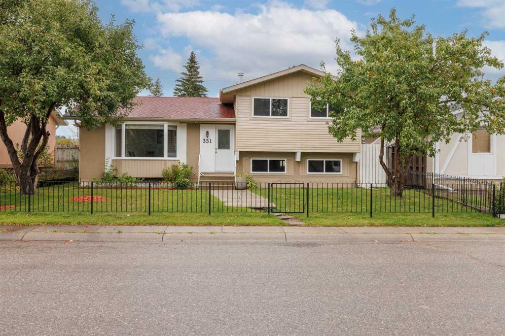 Picture of 351 Penswood Way SE, Calgary Real Estate Listing