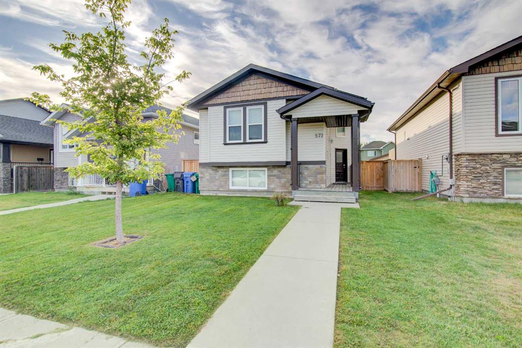 Picture of 572 Sunridge Crescent W, Lethbridge Real Estate Listing