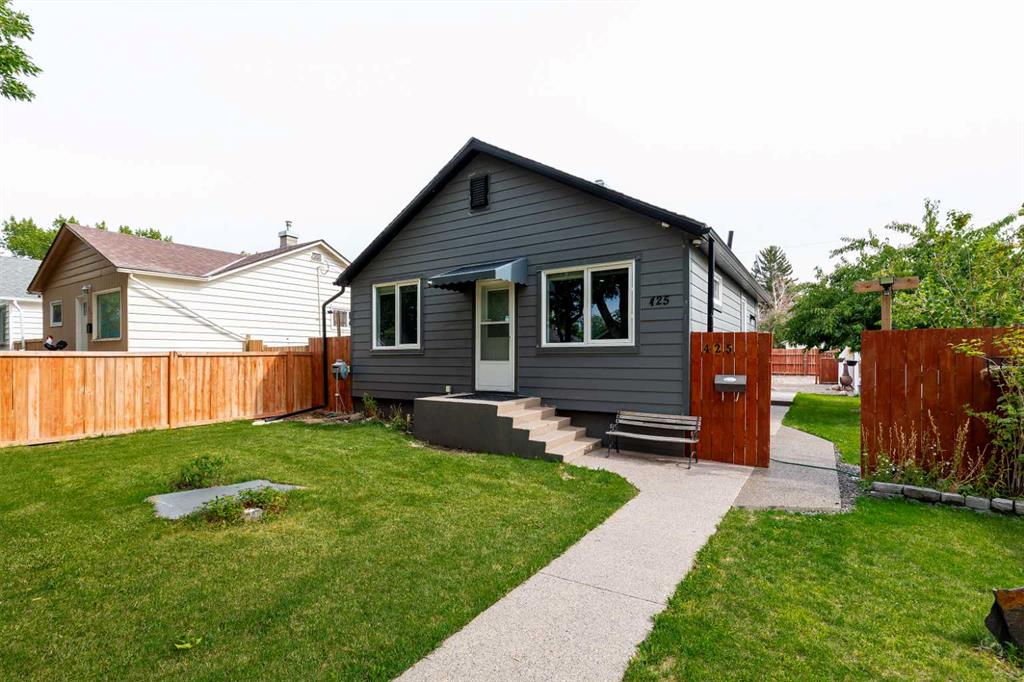 Picture of 425 12B Street N, Lethbridge Real Estate Listing