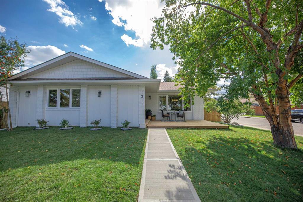 Picture of 1211 Lake Twintree Drive SE, Calgary Real Estate Listing