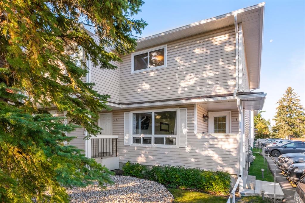 Picture of 139 Woodsman Lane SW, Calgary Real Estate Listing