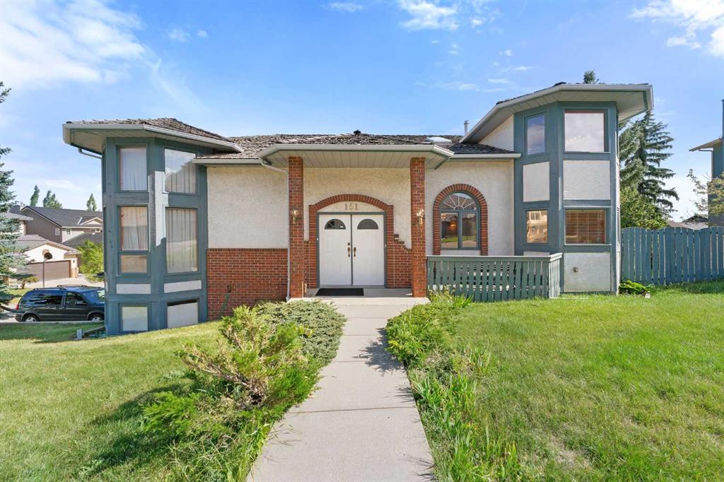 Picture of 151 Edelweiss Place NW, Calgary Real Estate Listing