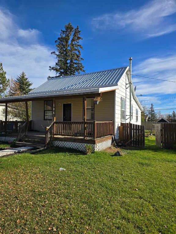 Picture of 104 8 Avenue , Gleichen Real Estate Listing