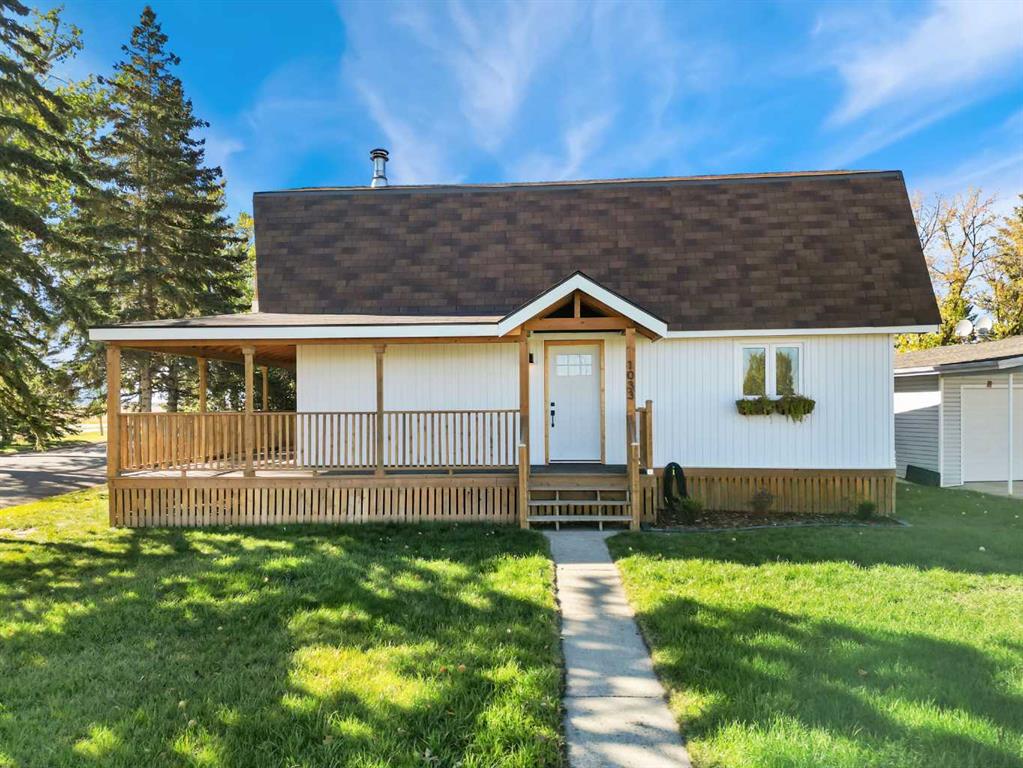 Picture of 1033 1 Street SW, High River Real Estate Listing