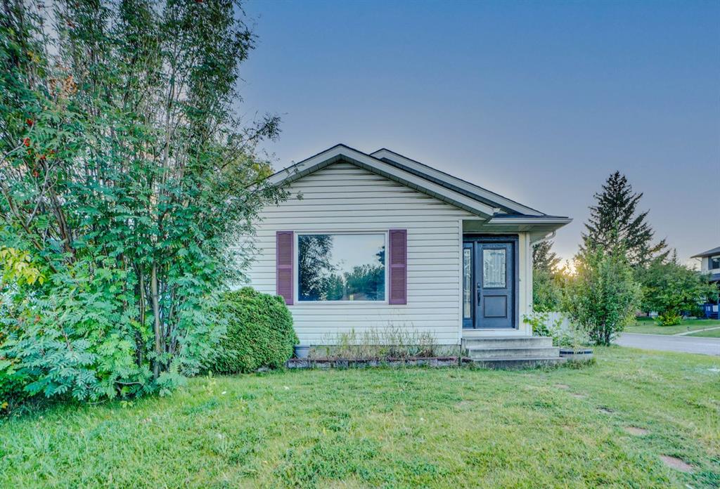 Picture of 16267 5 Street SW, Calgary Real Estate Listing