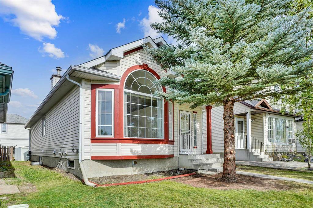 Picture of 7746 Laguna Way NE, Calgary Real Estate Listing