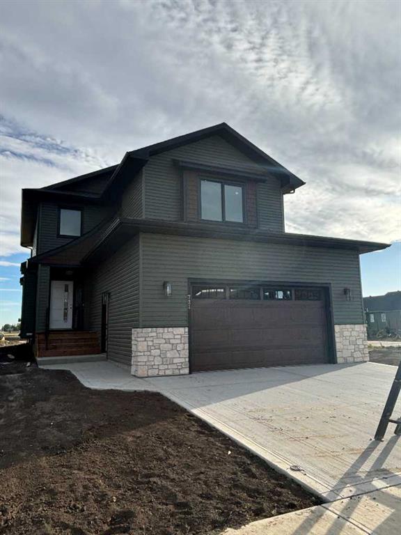 Picture of 721 Mandalay Link , Carstairs Real Estate Listing