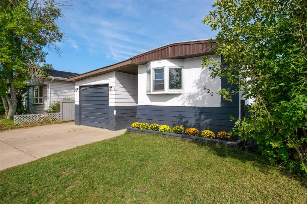 Picture of 826 Brentwood Crescent , Strathmore Real Estate Listing