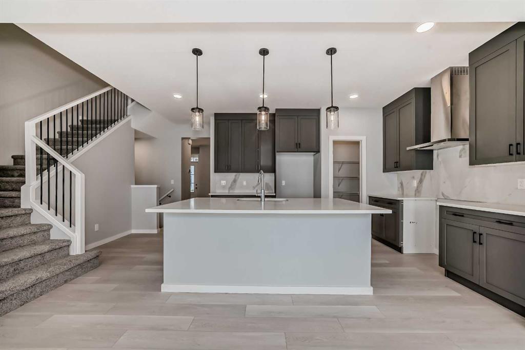 Picture of 55 Mallard Heath SE, Calgary Real Estate Listing