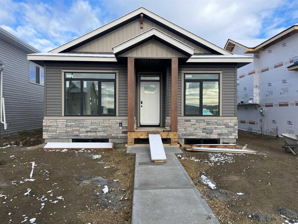 Picture of 7 Ian Way , Sylvan Lake Real Estate Listing