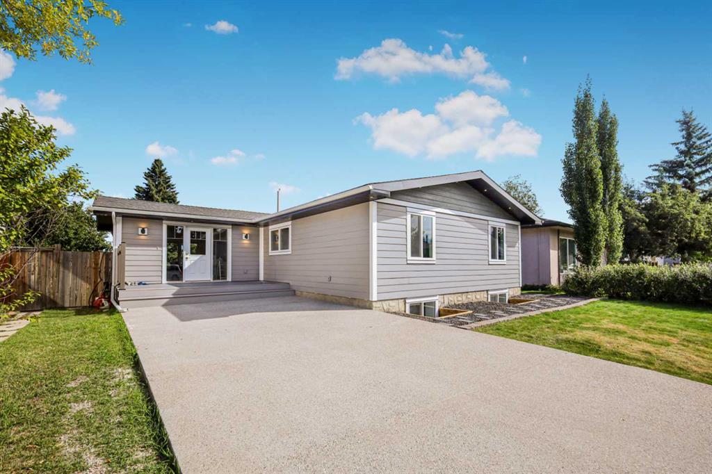 Picture of 10604 Oakmoor Way SW, Calgary Real Estate Listing