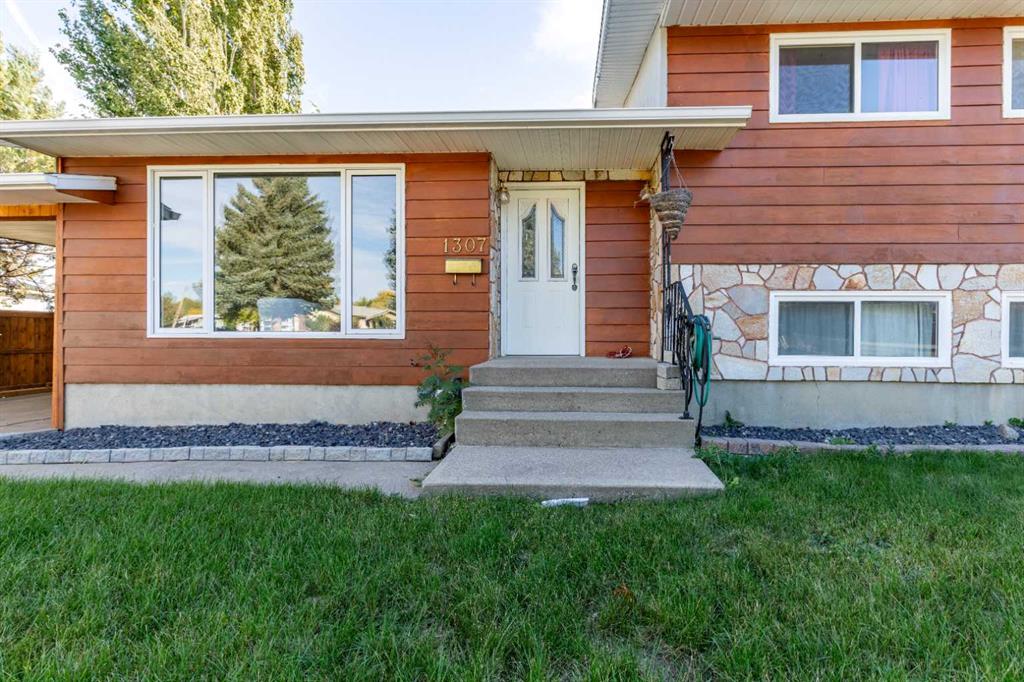 Picture of 1307 24 Avenue , Coaldale Real Estate Listing