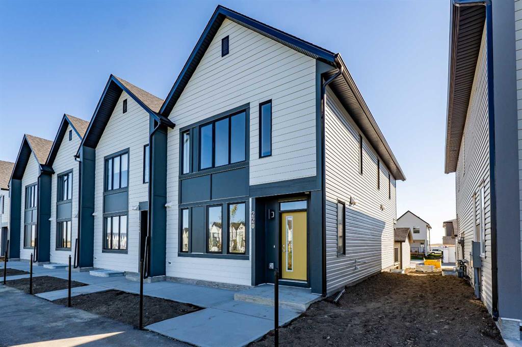 Picture of 220 SOUTHPOINT Greenway SW, Airdrie Real Estate Listing