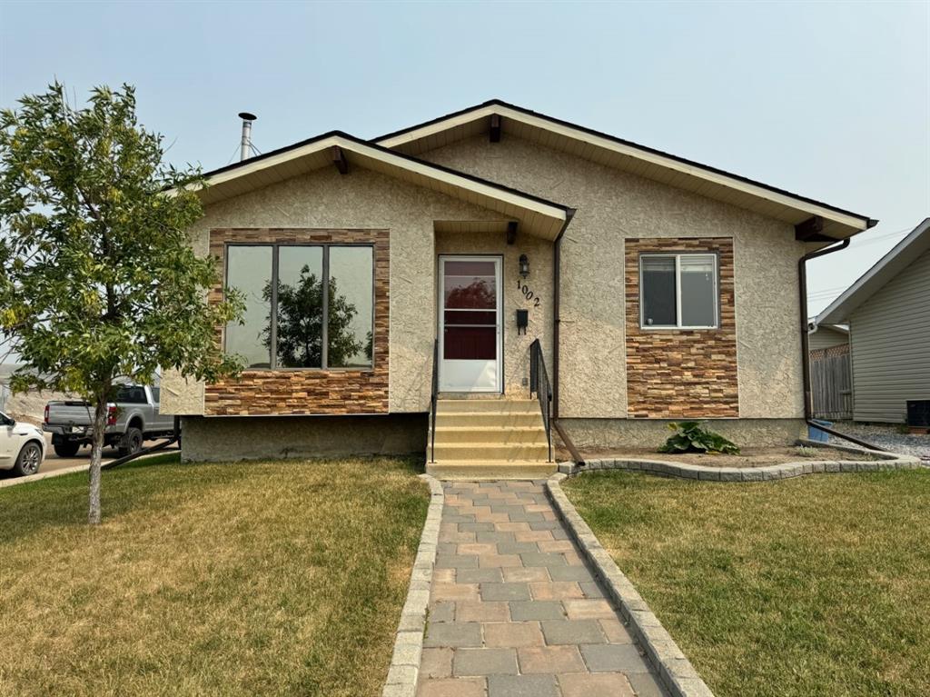 Picture of 1002 1 Street SE, Drumheller Real Estate Listing