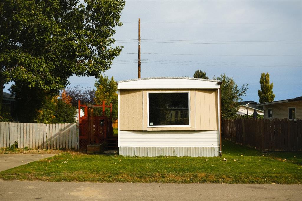 Picture of 19, 4000 13 Avenue SE, Medicine Hat Real Estate Listing