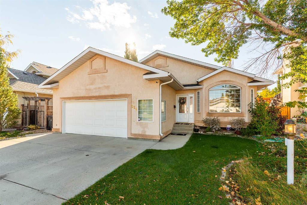 Picture of 224 Heritage Boulevard W, Lethbridge Real Estate Listing