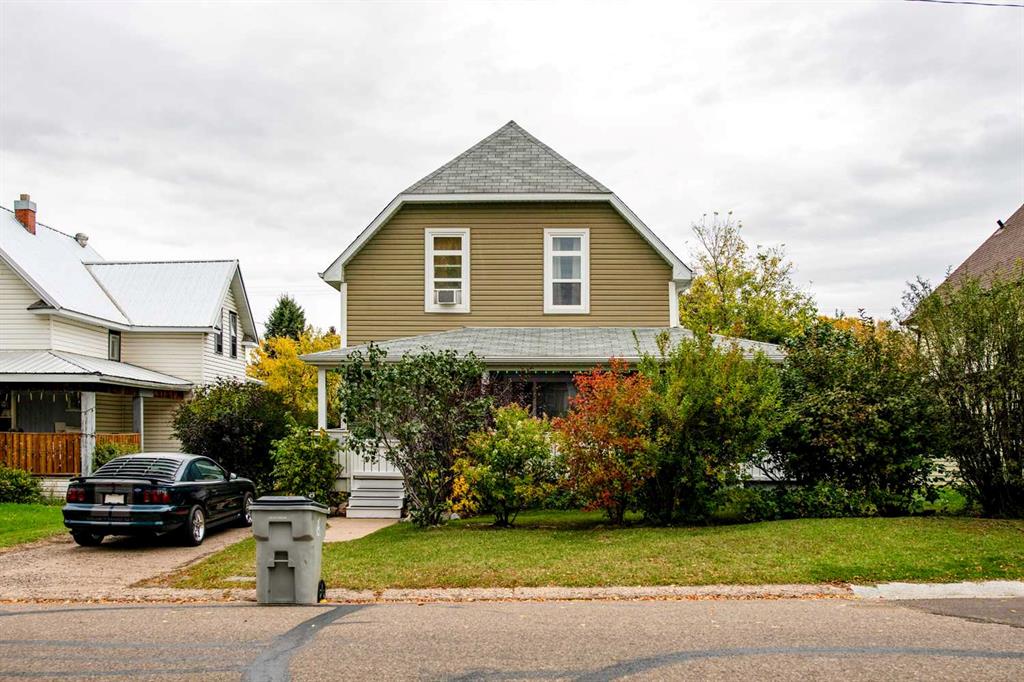 Picture of 1118 5 Avenue , Wainwright Real Estate Listing