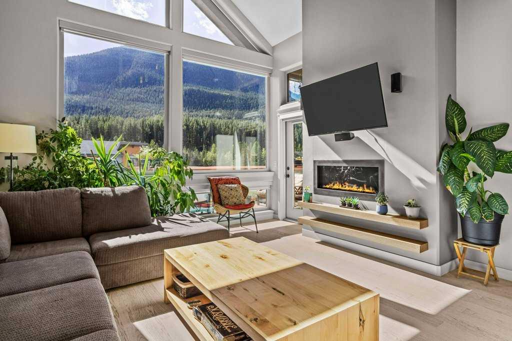 Picture of 502, 105 Stewart Creek Rise , Canmore Real Estate Listing