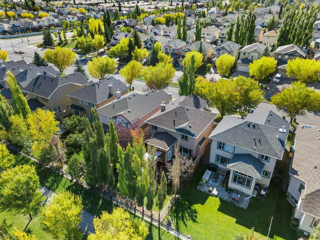 Picture of 38 Everwillow Boulevard SW, Calgary Real Estate Listing