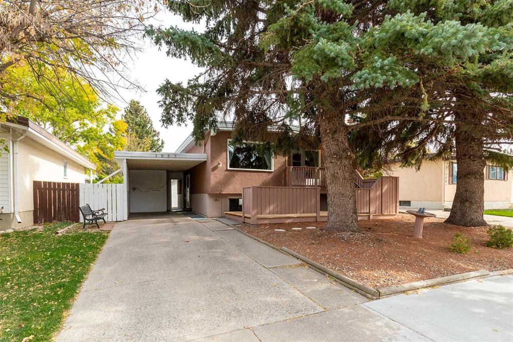 Picture of 1037 Great Lakes Road S, Lethbridge Real Estate Listing