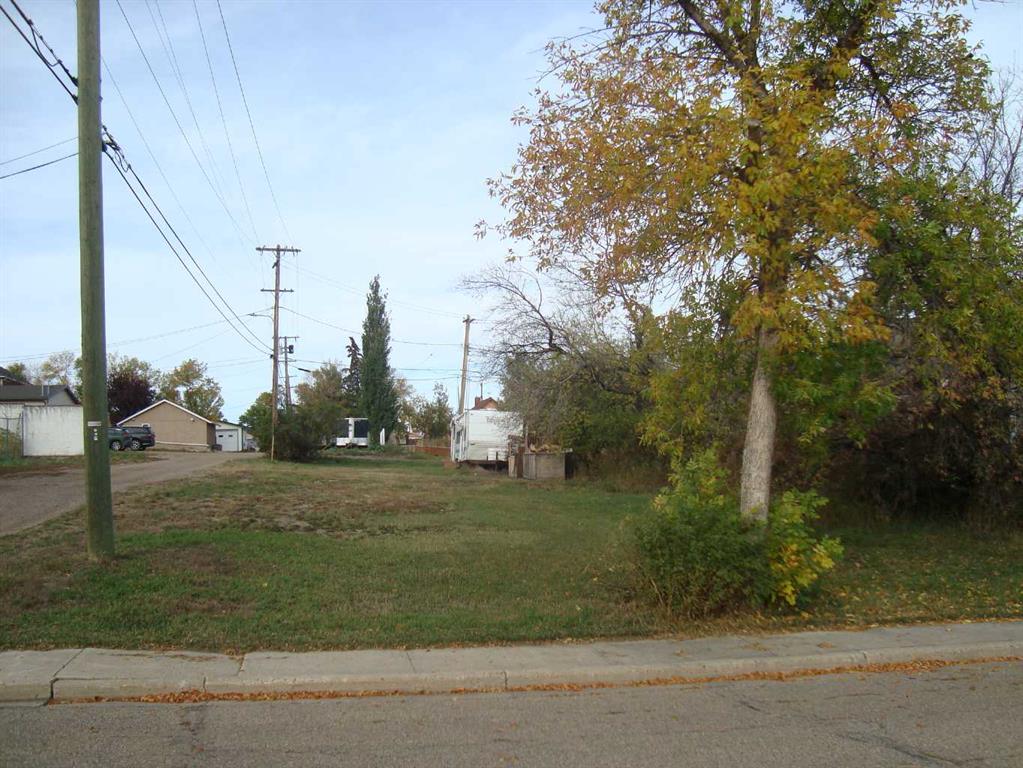 Picture of 401 Arena Avenue , Trochu Real Estate Listing