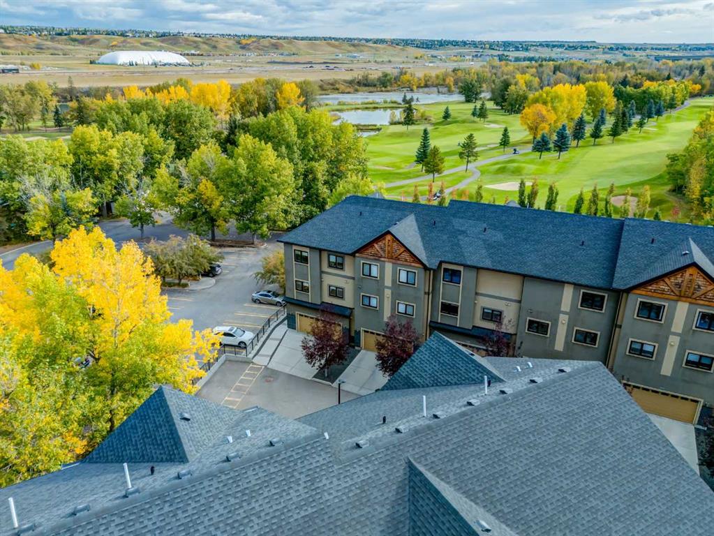 Picture of 211 Valley Ridge Manor NW, Calgary Real Estate Listing