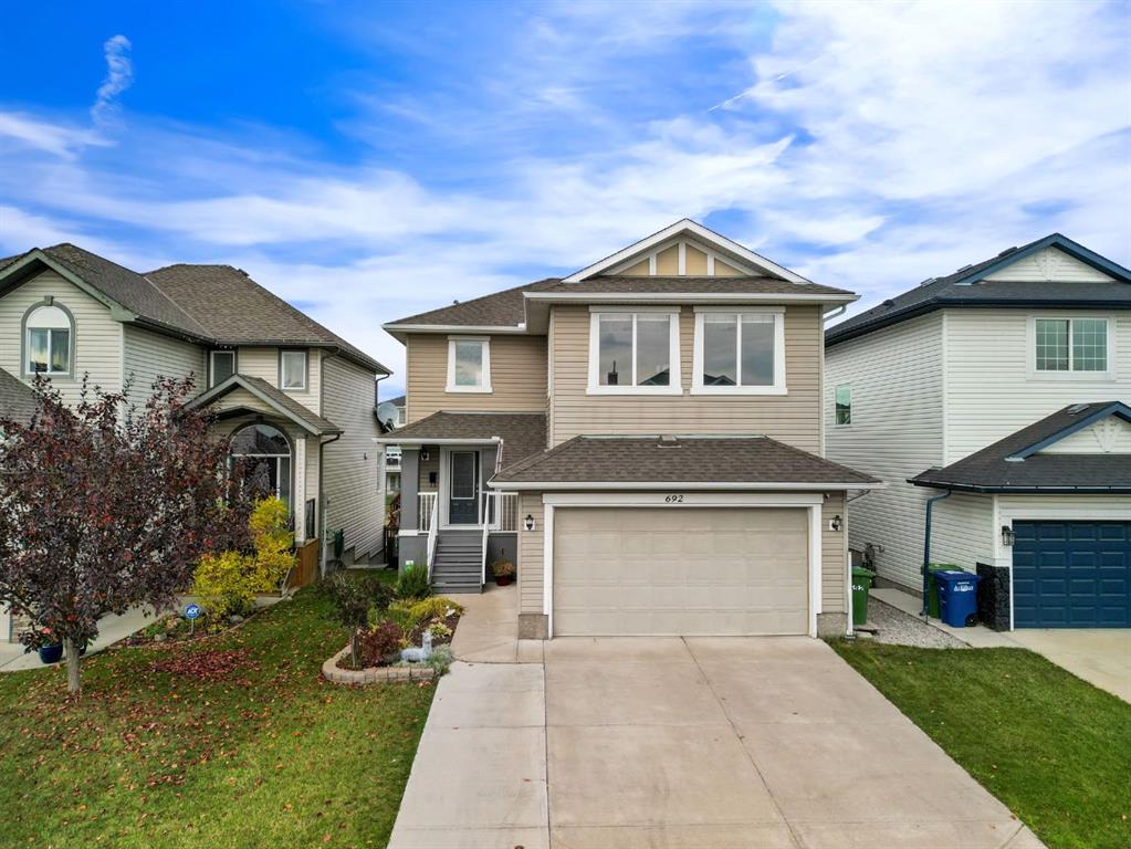 Picture of 692 Luxstone Landing SW, Airdrie Real Estate Listing