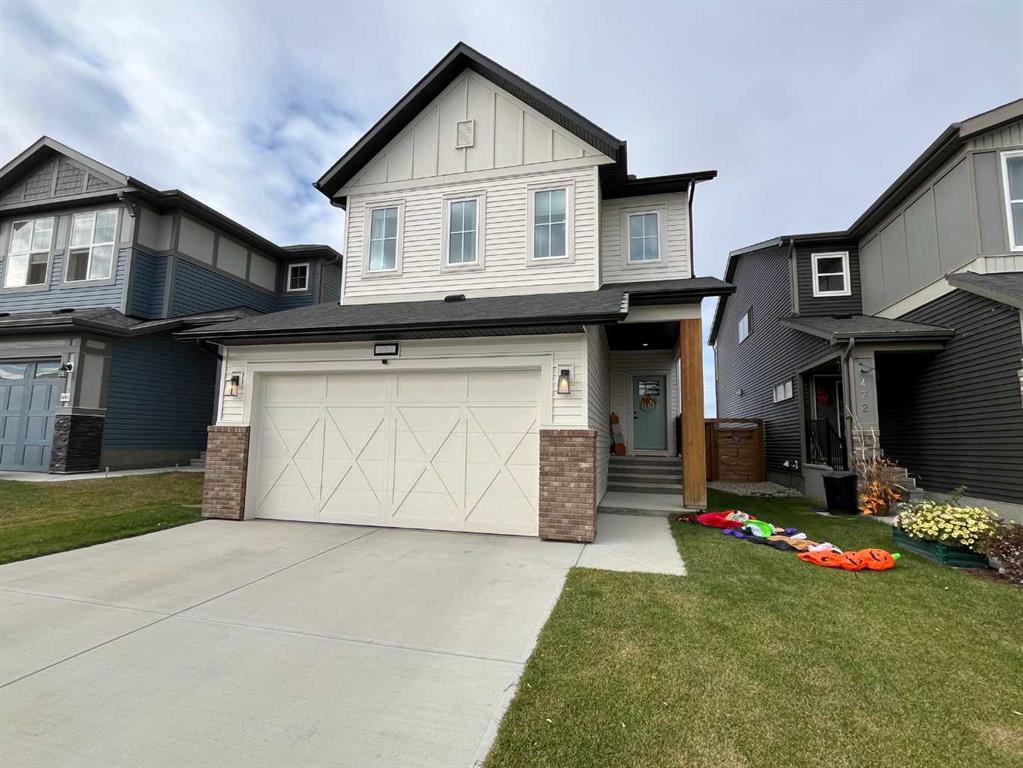 Picture of 476 CHINOOK GATE Square SW, Airdrie Real Estate Listing