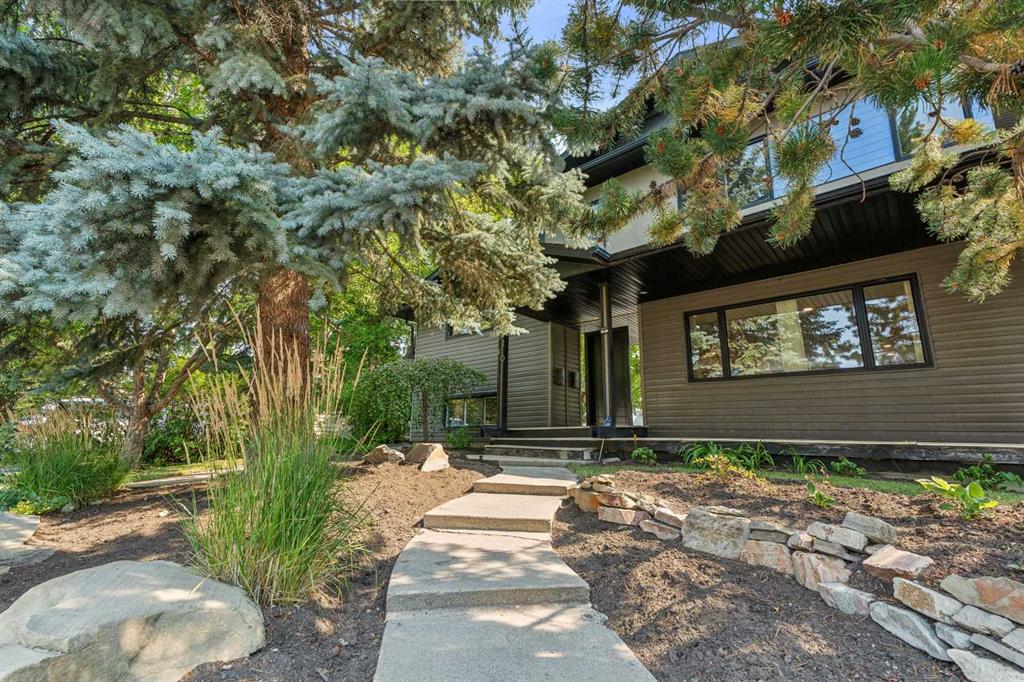 Picture of 8240 10 Street SW, Calgary Real Estate Listing