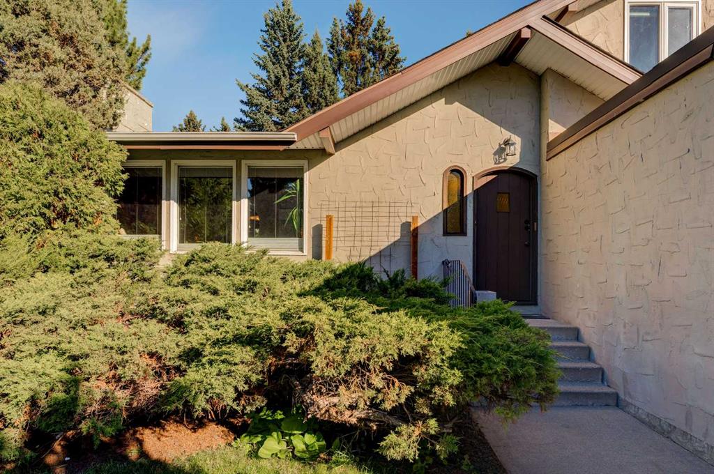 Picture of 3503 Varal Road NW, Calgary Real Estate Listing