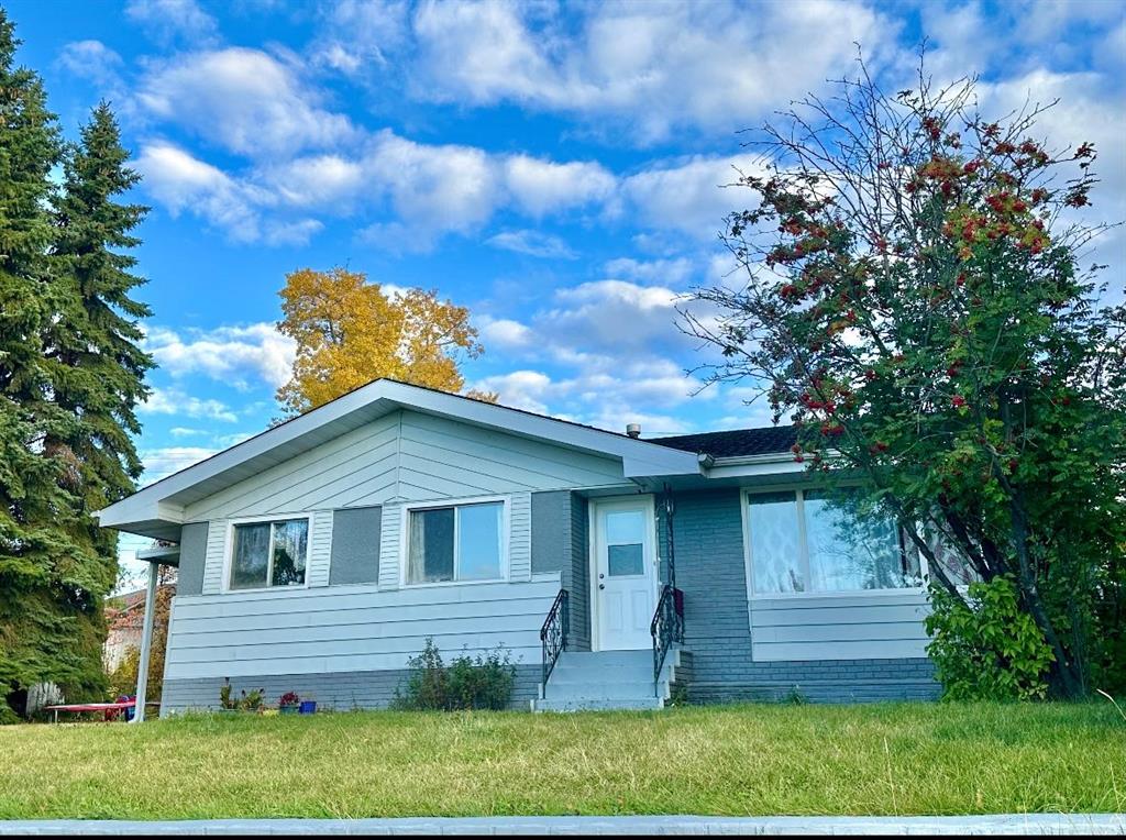 Picture of 10318 103 Ave  , Lac La Biche Real Estate Listing