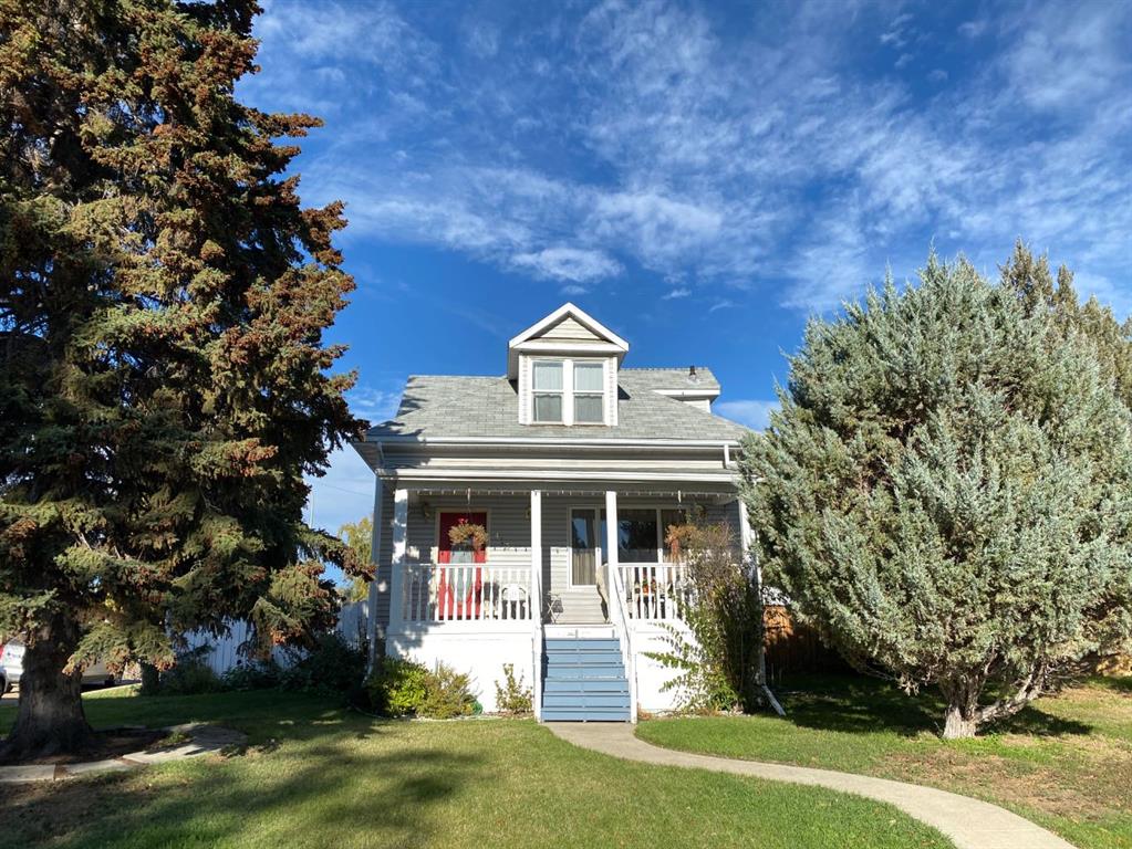 Picture of 413 9 Street East  , Drumheller Real Estate Listing