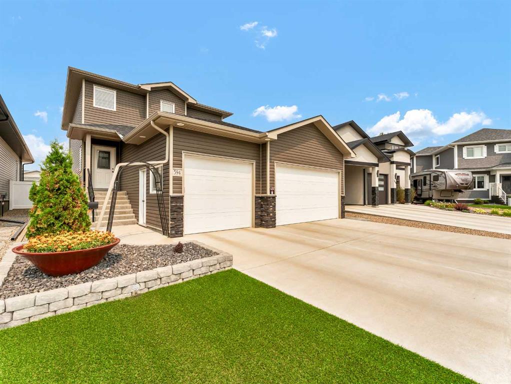 Picture of 594 Somerside View SE, Medicine Hat Real Estate Listing