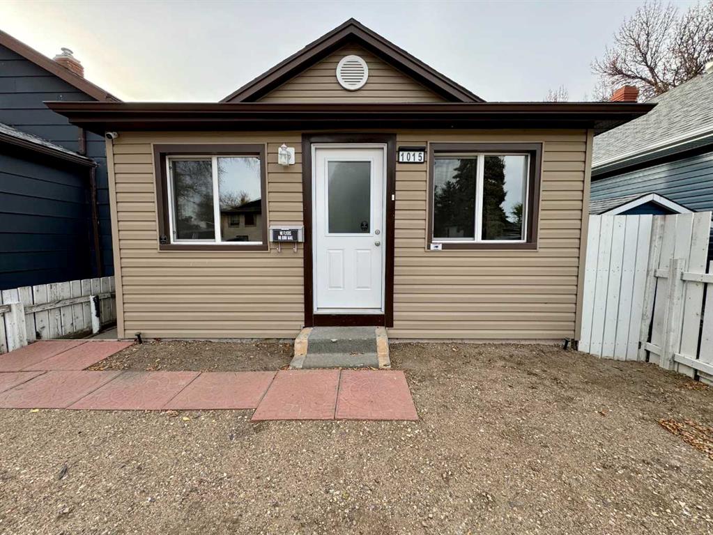 Picture of 1015 Queen Street SE, Medicine Hat Real Estate Listing