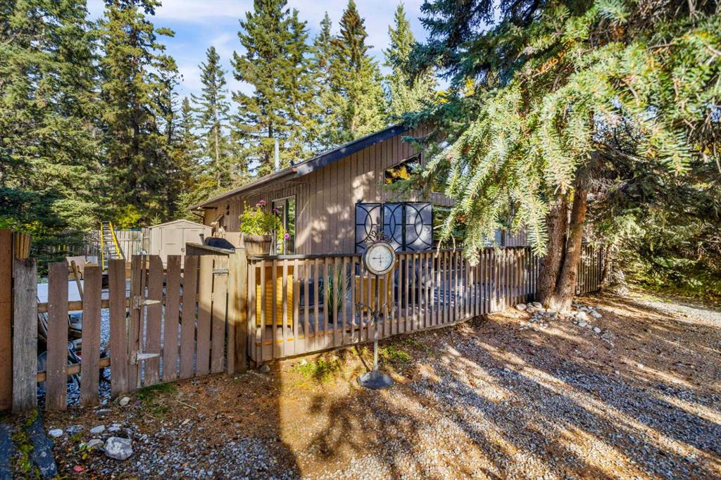 Picture of 20 Pinewood  , Canmore Real Estate Listing