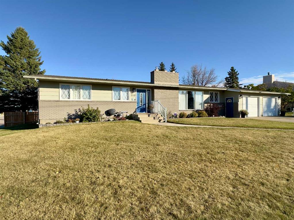 Picture of 210 4 Street E, Cardston Real Estate Listing