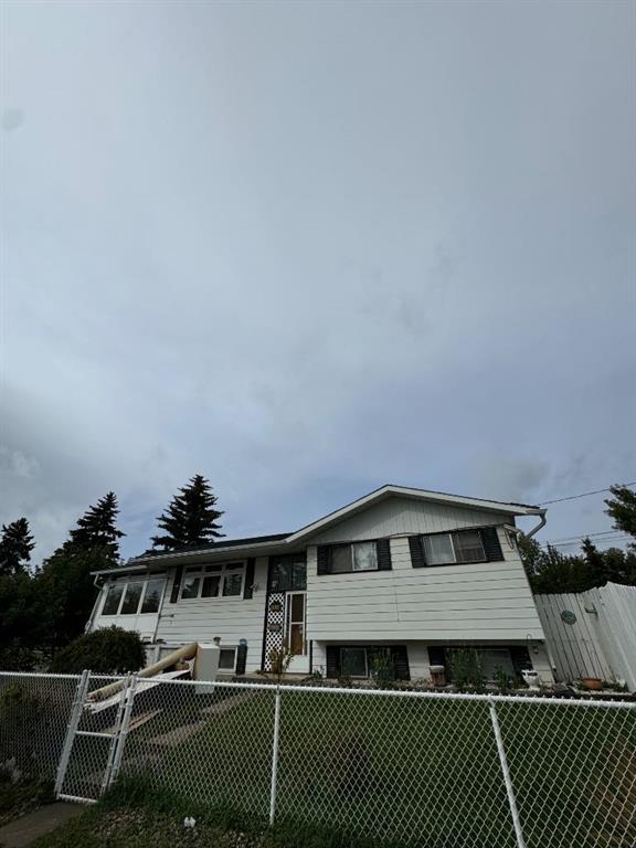 Picture of 4004 21 Avenue SE, Calgary Real Estate Listing