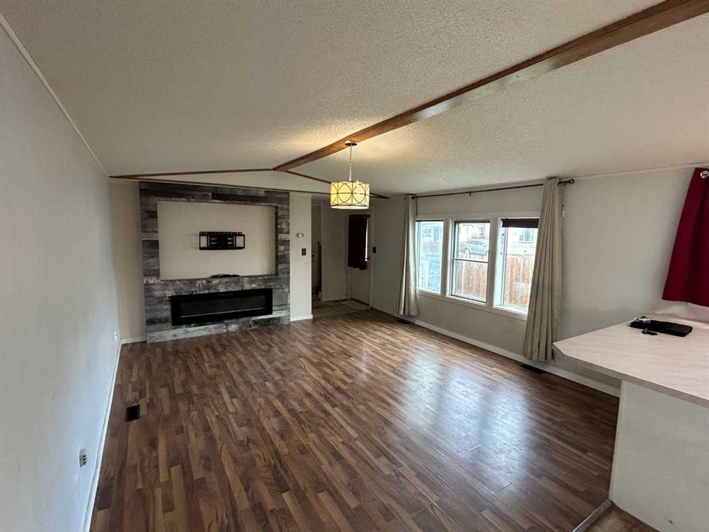 Picture of Unit # D3, 5500 Womacks Street , Blackfalds Real Estate Listing