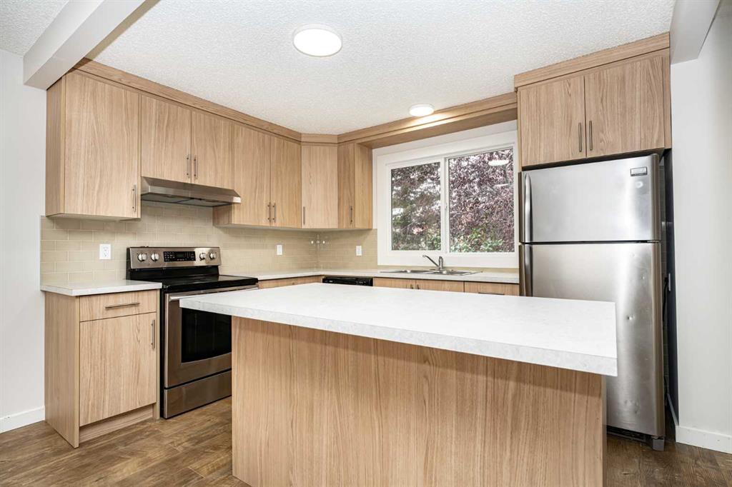 Picture of 18, 175 Manora Place NE, Calgary Real Estate Listing