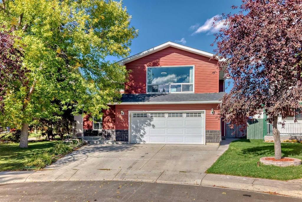 Picture of 423 Whitehorn Place NE, Calgary Real Estate Listing