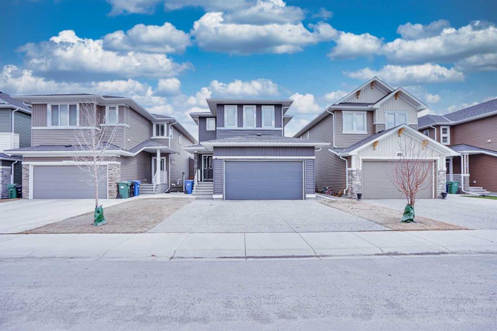 Picture of 56 red embers sq ne Square W, Calgary Real Estate Listing